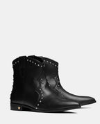 botines cowboy en piel negra y tachuelas