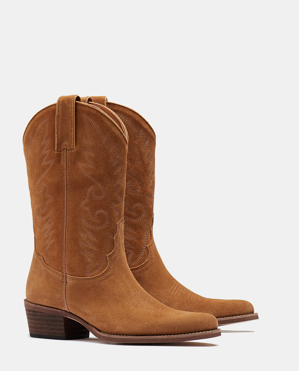 Par de botas cowboy camel para mujer media caña