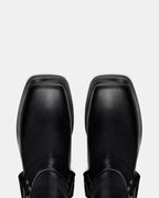 Puntera de botas moteras color negro para mujer